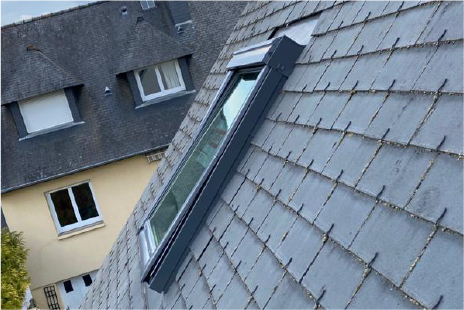 Pose de Velux sur toiture ardoises à Nantes