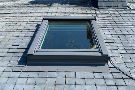 Installation de Velux sur toiture ardoise à Nantes